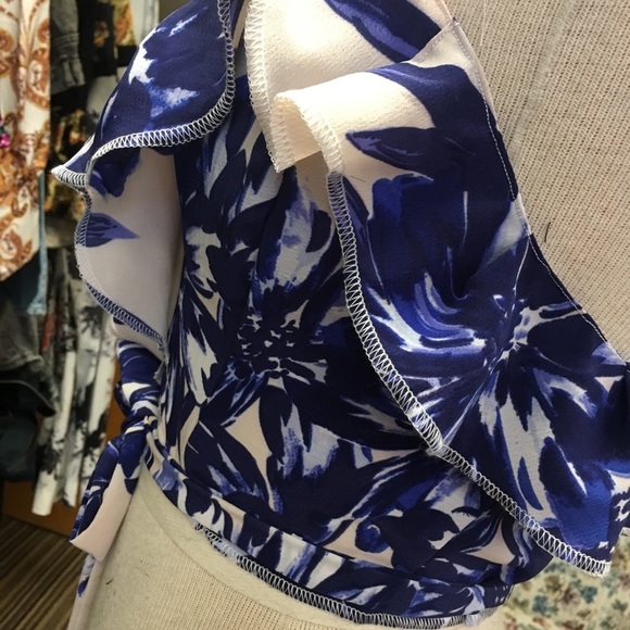 Floral print blouse with chain straps - Picture 5 of 8